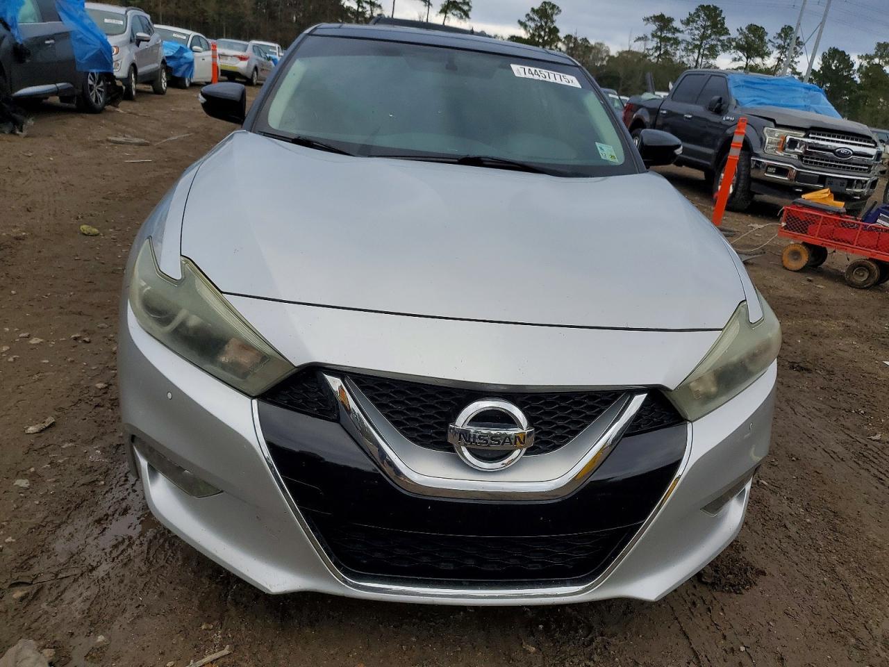 2016 NISSAN Maxima