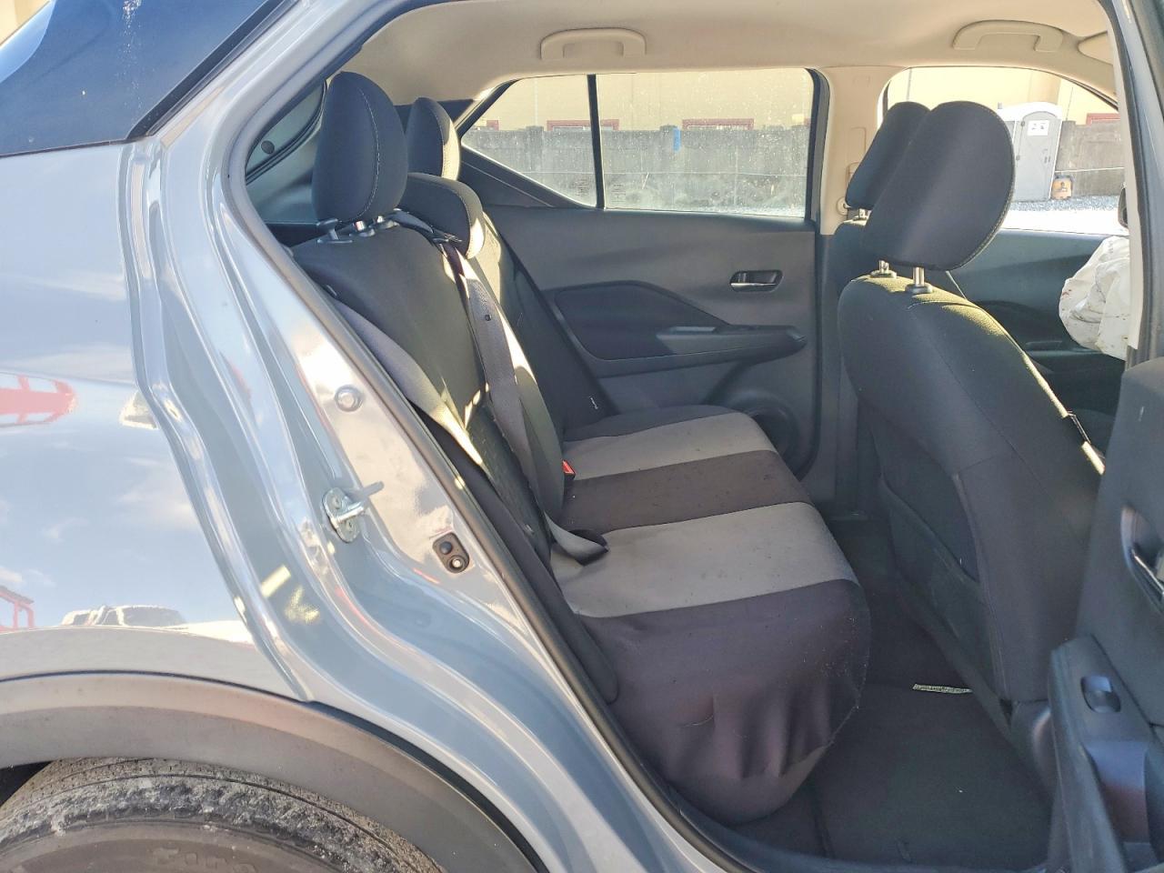 2023 NISSAN KICKS
