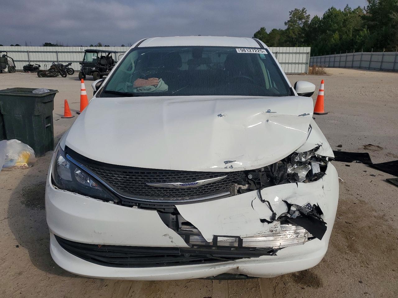 2020 CHRYSLER Voyager