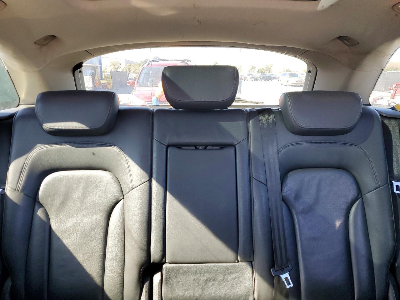 2010 AUDI Q5