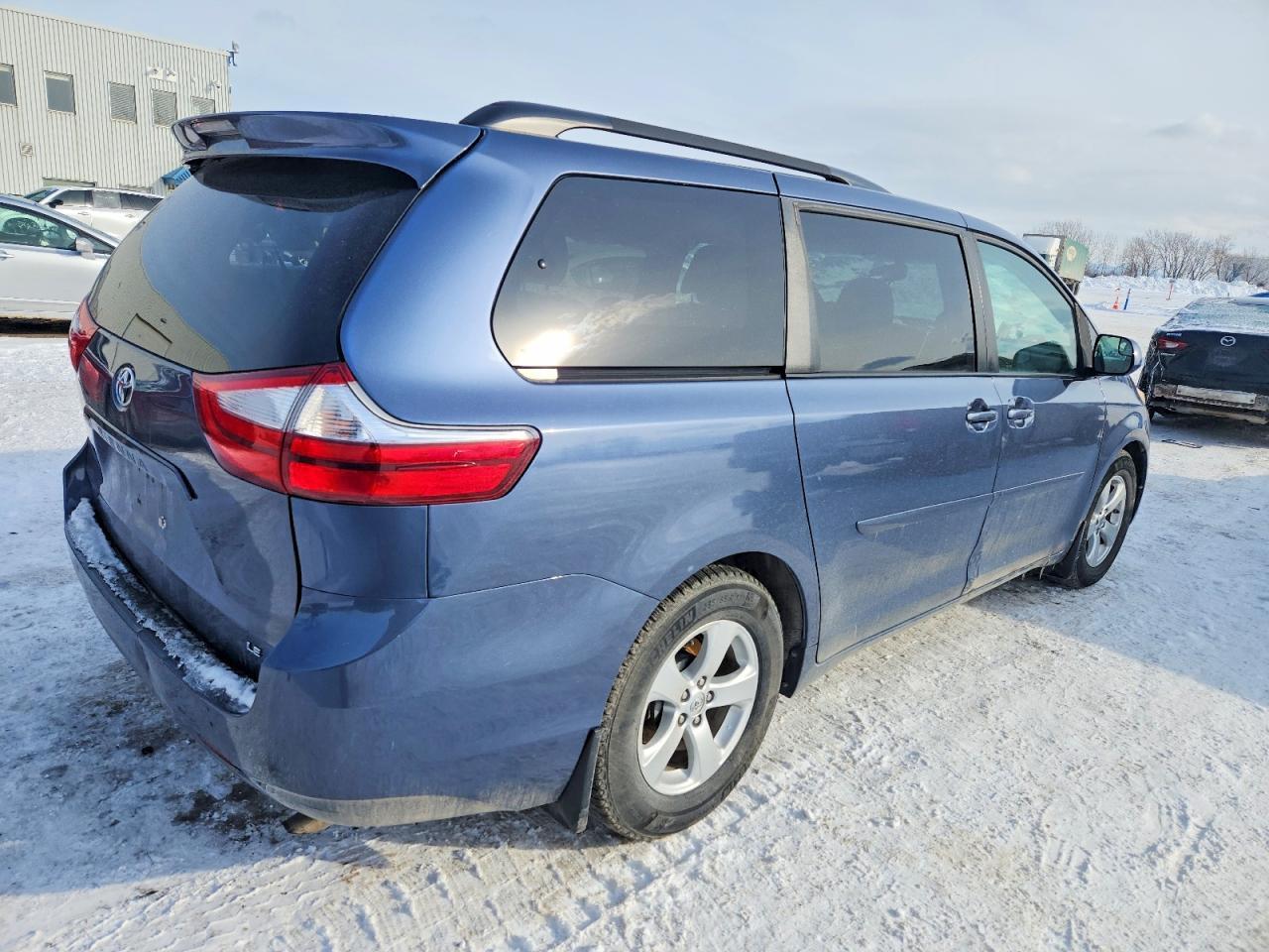 2015 TOYOTA SIENNA