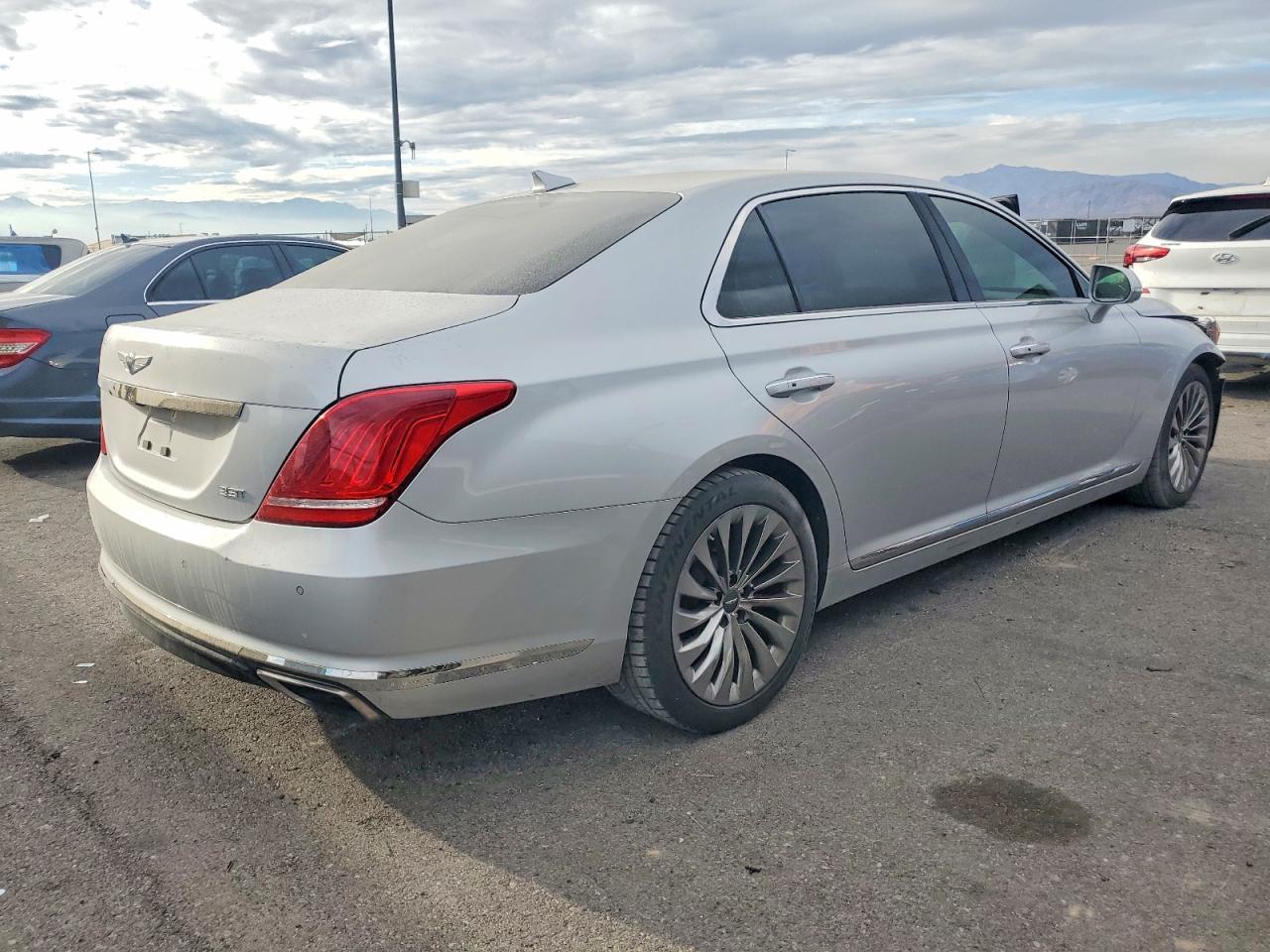 2017 GENESIS G90
