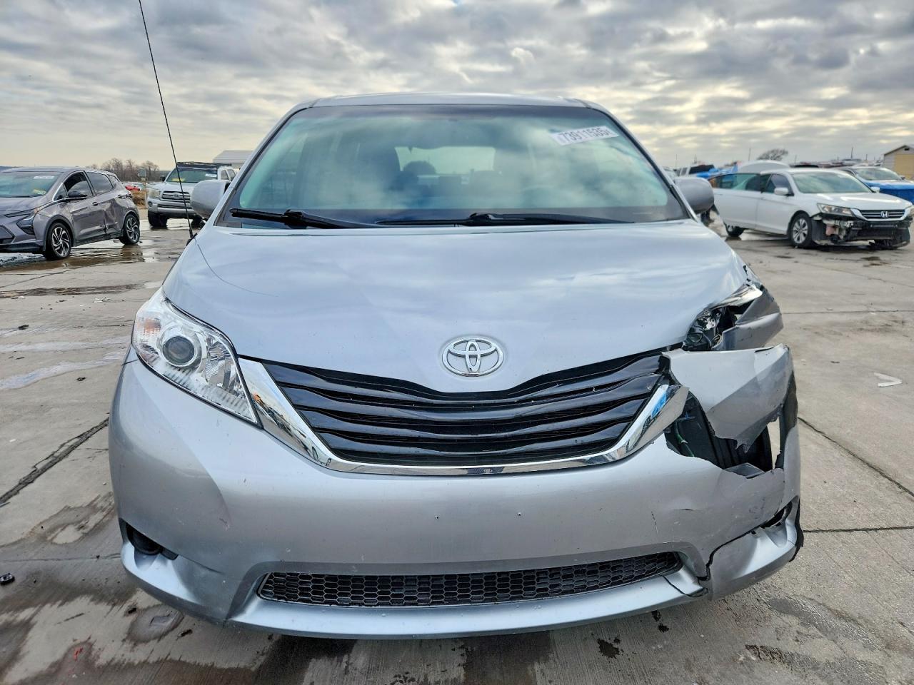 2014 TOYOTA SIENNA