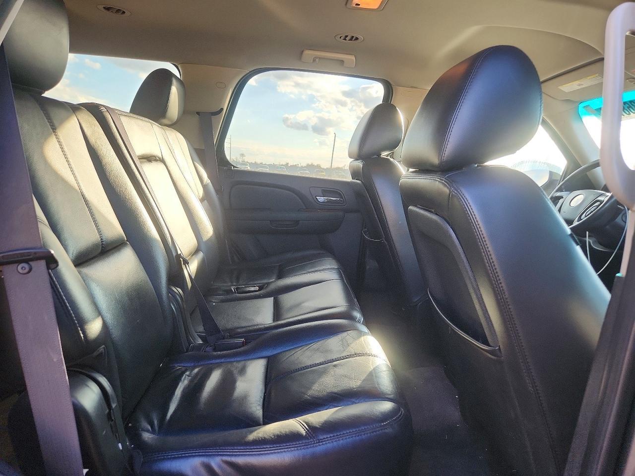 2011 CHEVROLET Tahoe