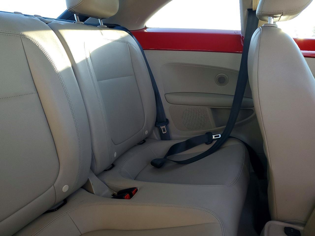 2014 VOLKSWAGEN Beetle
