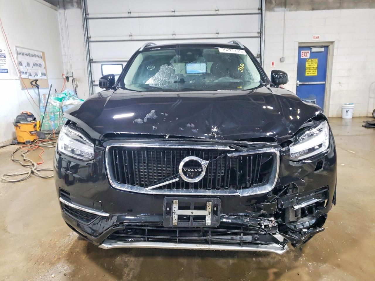 2016 VOLVO XC90