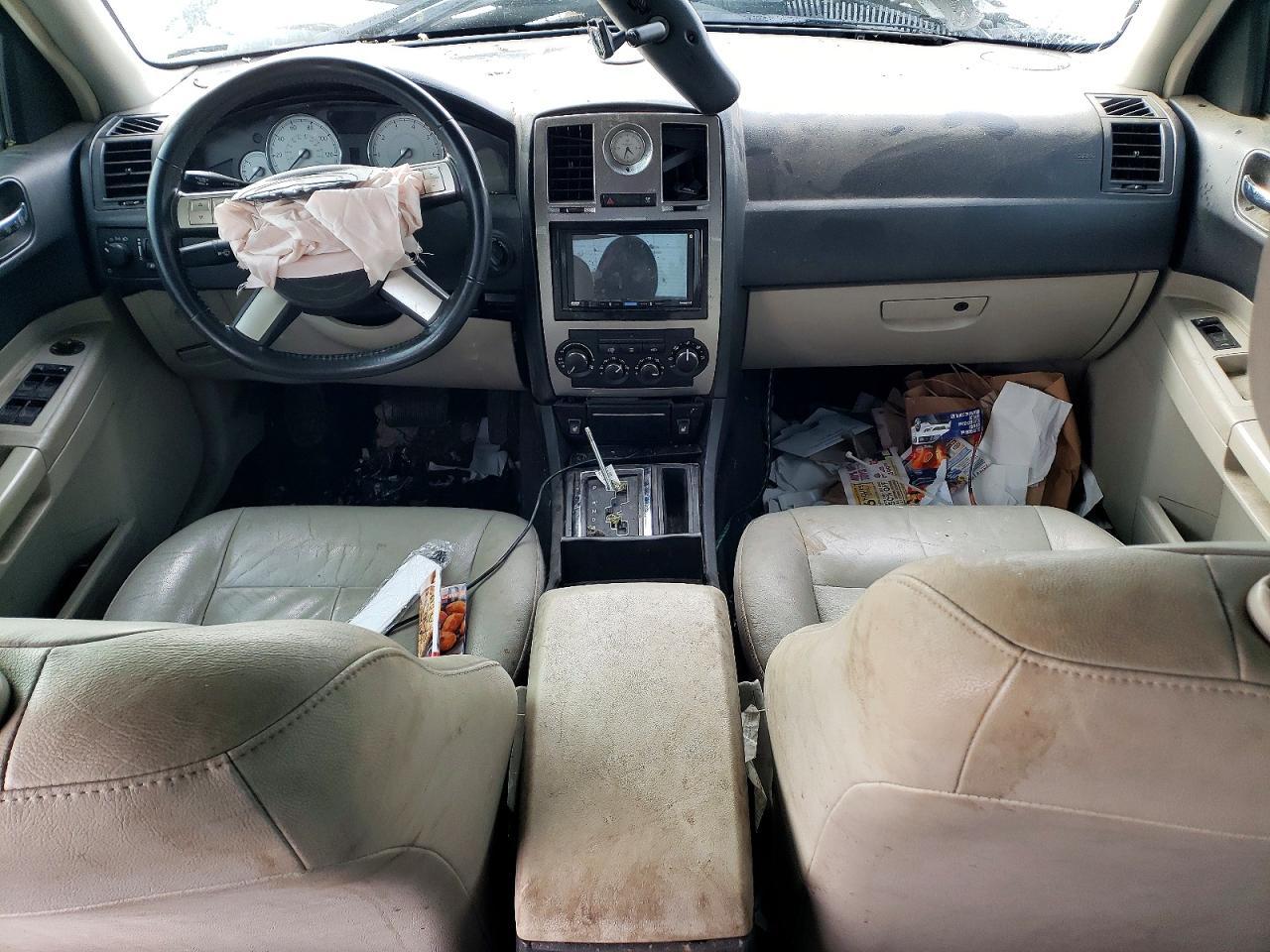 2005 CHRYSLER 300