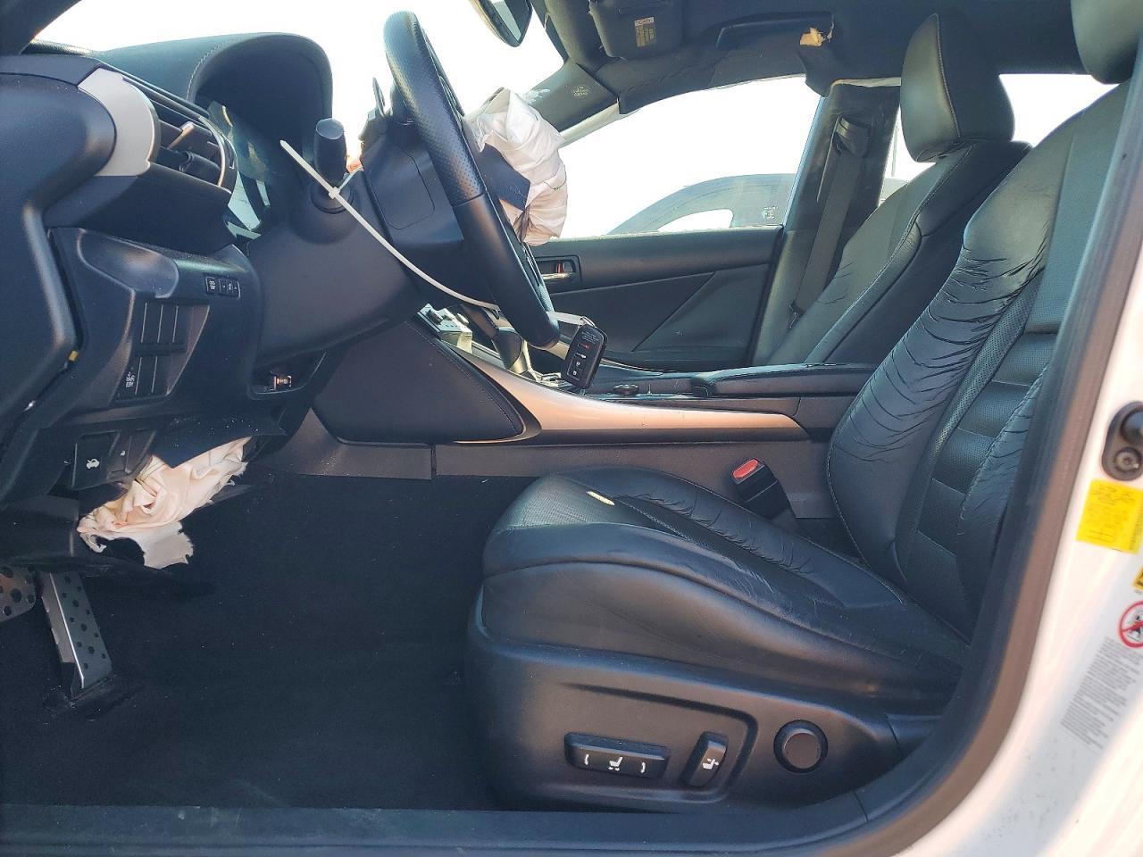 2016 LEXUS IS 200t