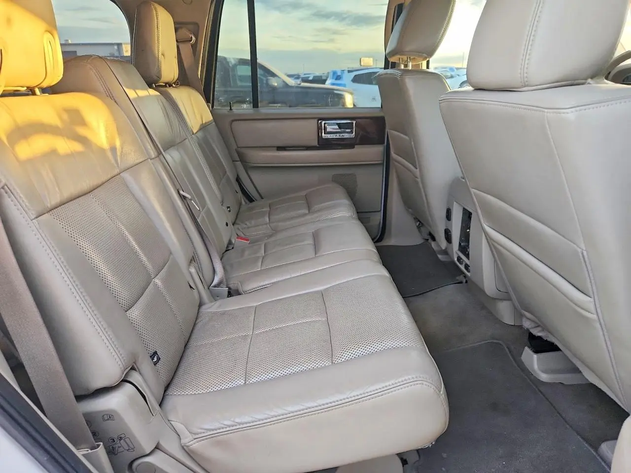 2012 LINCOLN Navigator