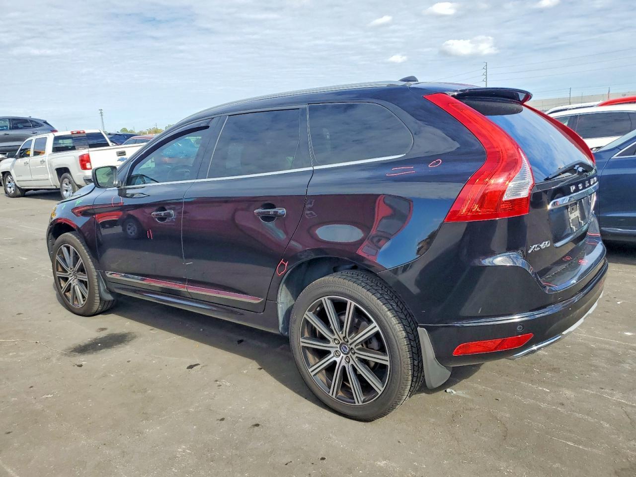 2016 VOLVO XC60