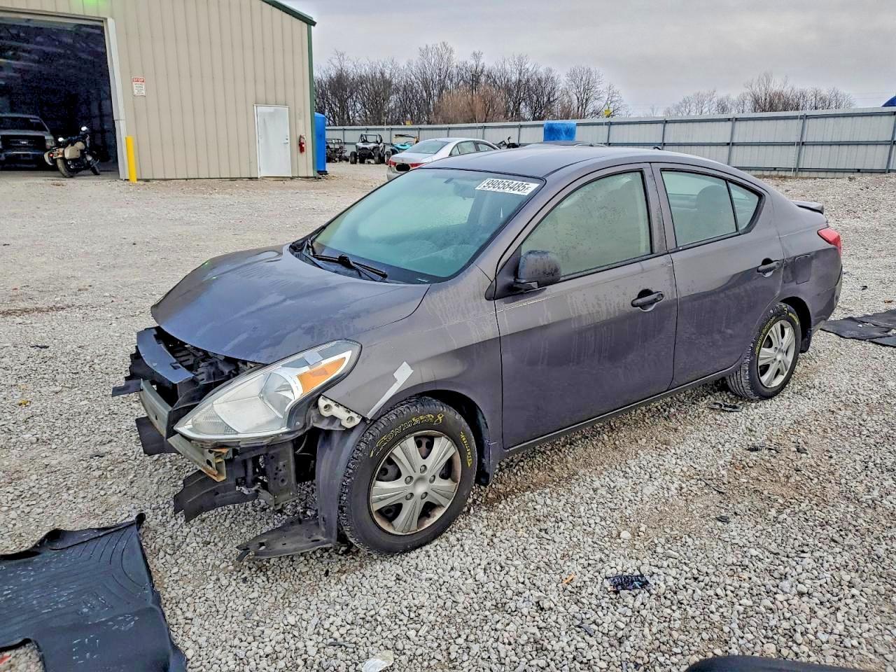 2015 NISSAN VERSA