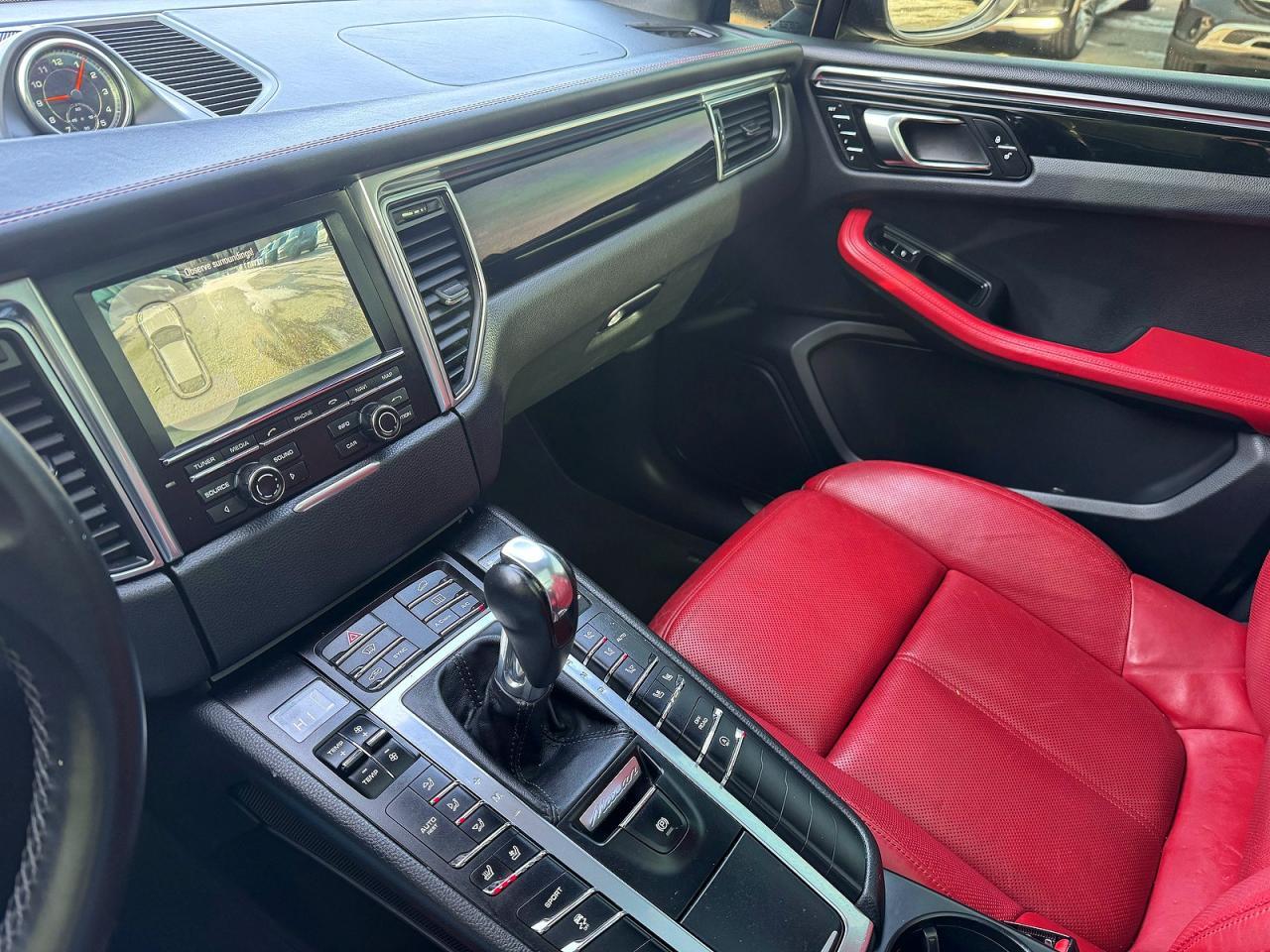 2015 PORSCHE Macan