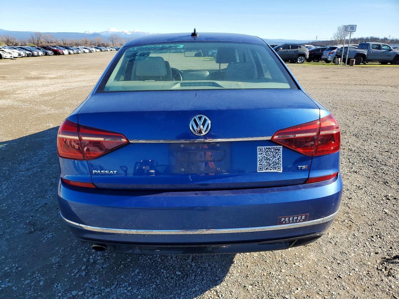 2017 VOLKSWAGEN Passat