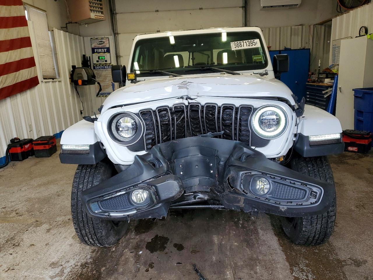 2023 JEEP Gladiator