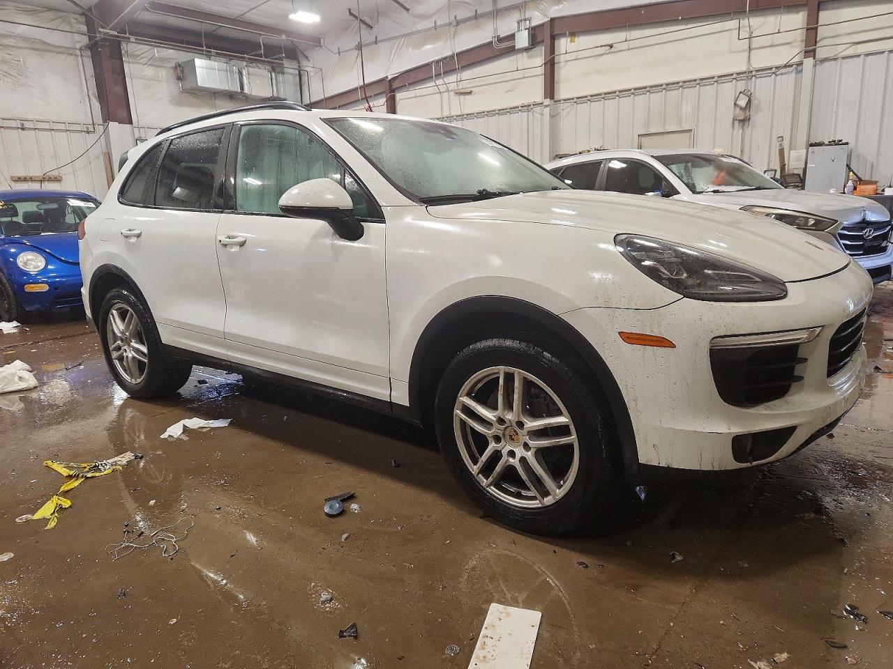 2016 PORSCHE CAYENNE