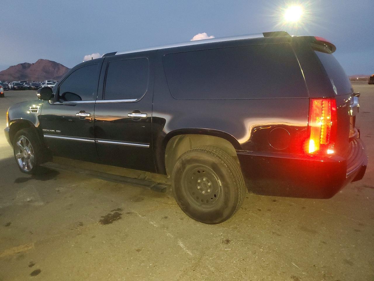 2013 CADILLAC Escalade ESV