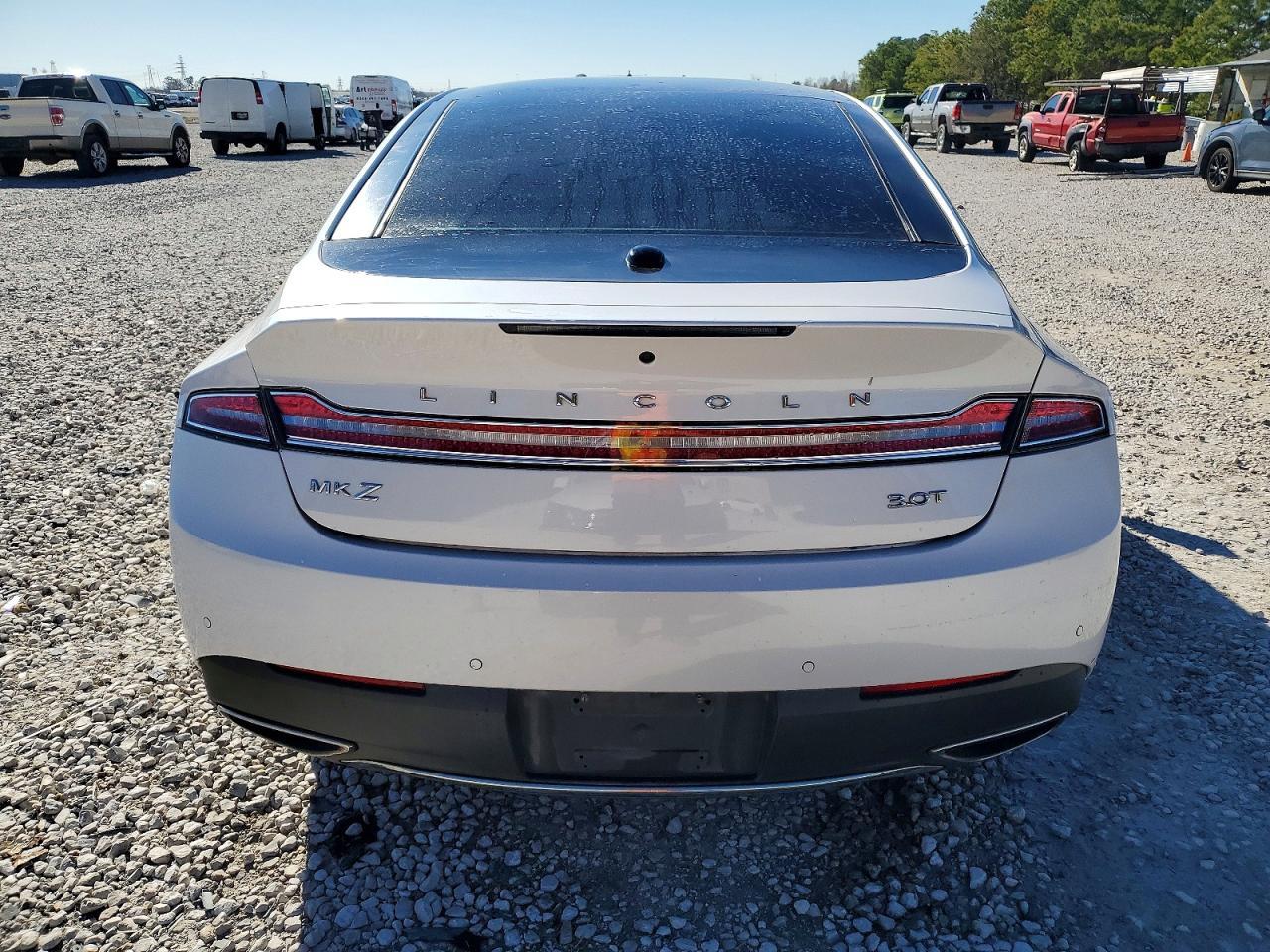 2017 LINCOLN MKZ