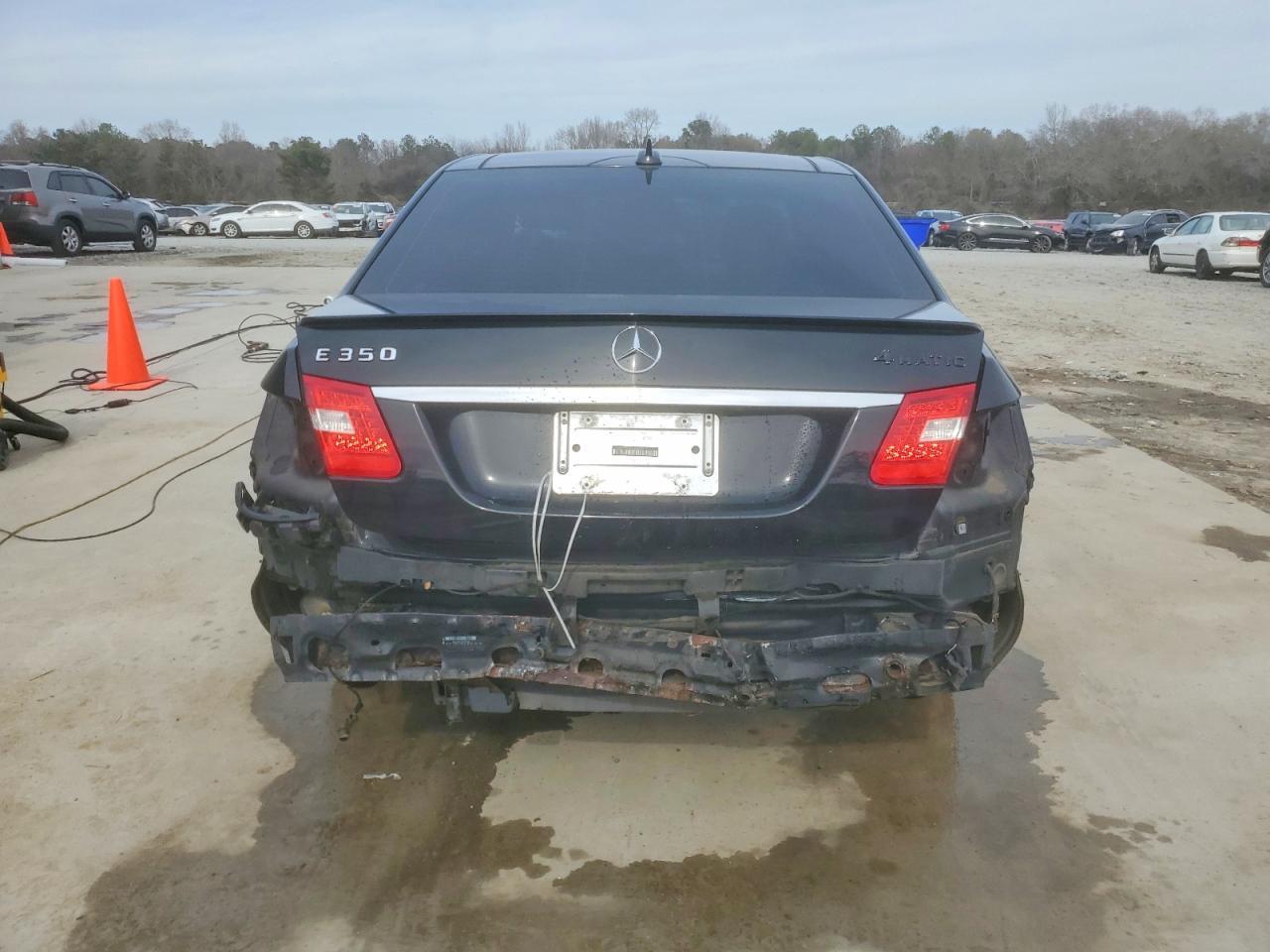 2011 MERCEDES-BENZ E-Class