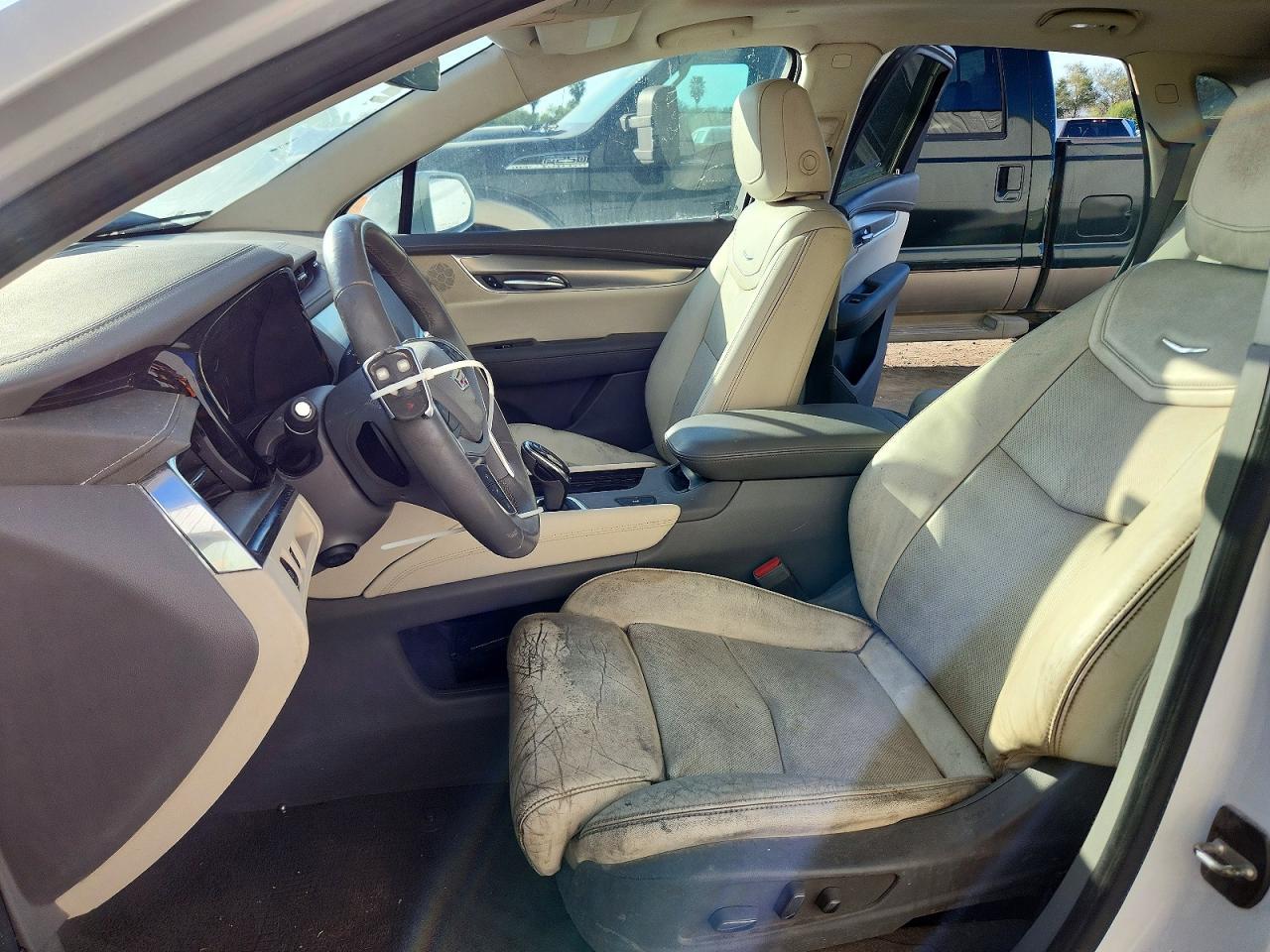 2017 CADILLAC XT5
