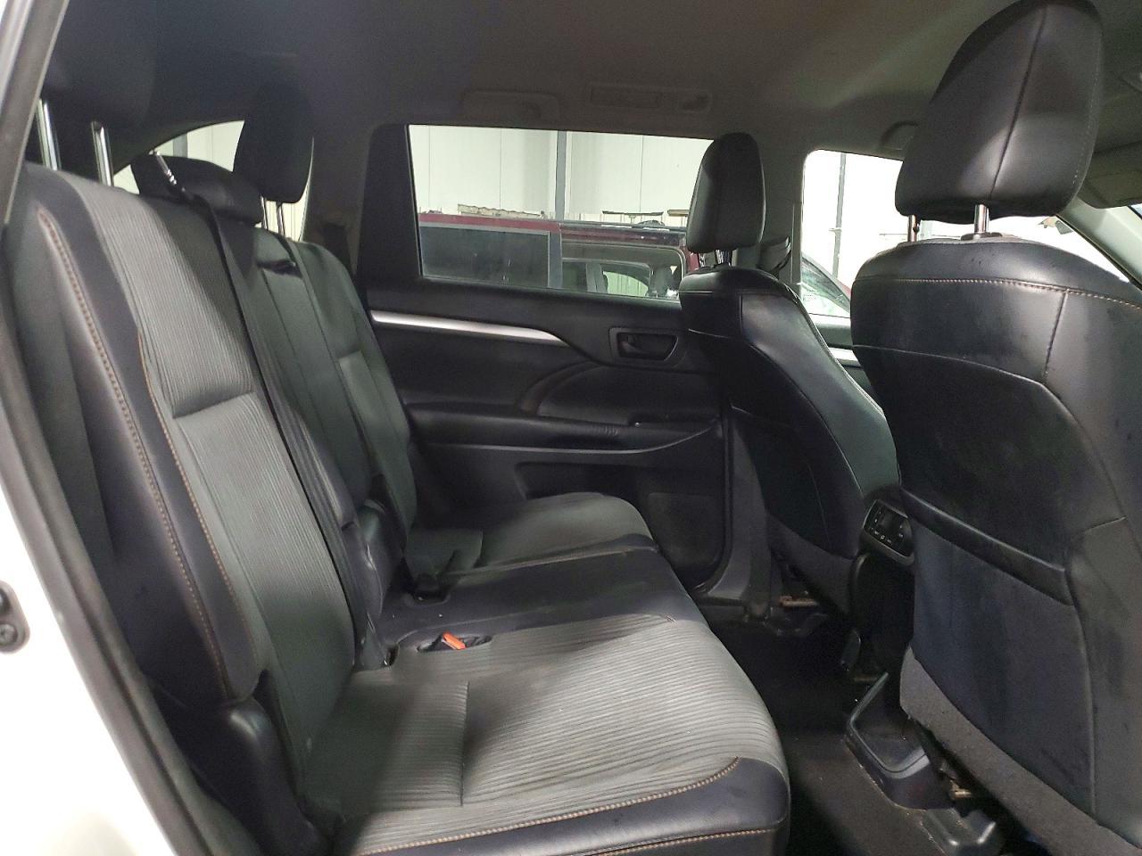 2014 TOYOTA HIGHLANDER