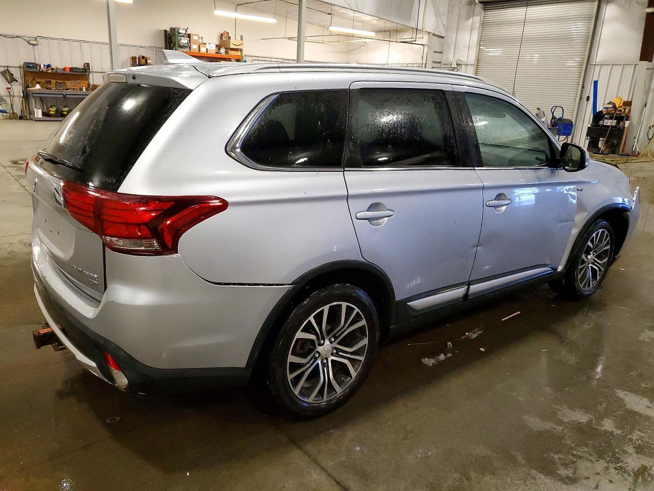 2017 MITSUBISHI outlander