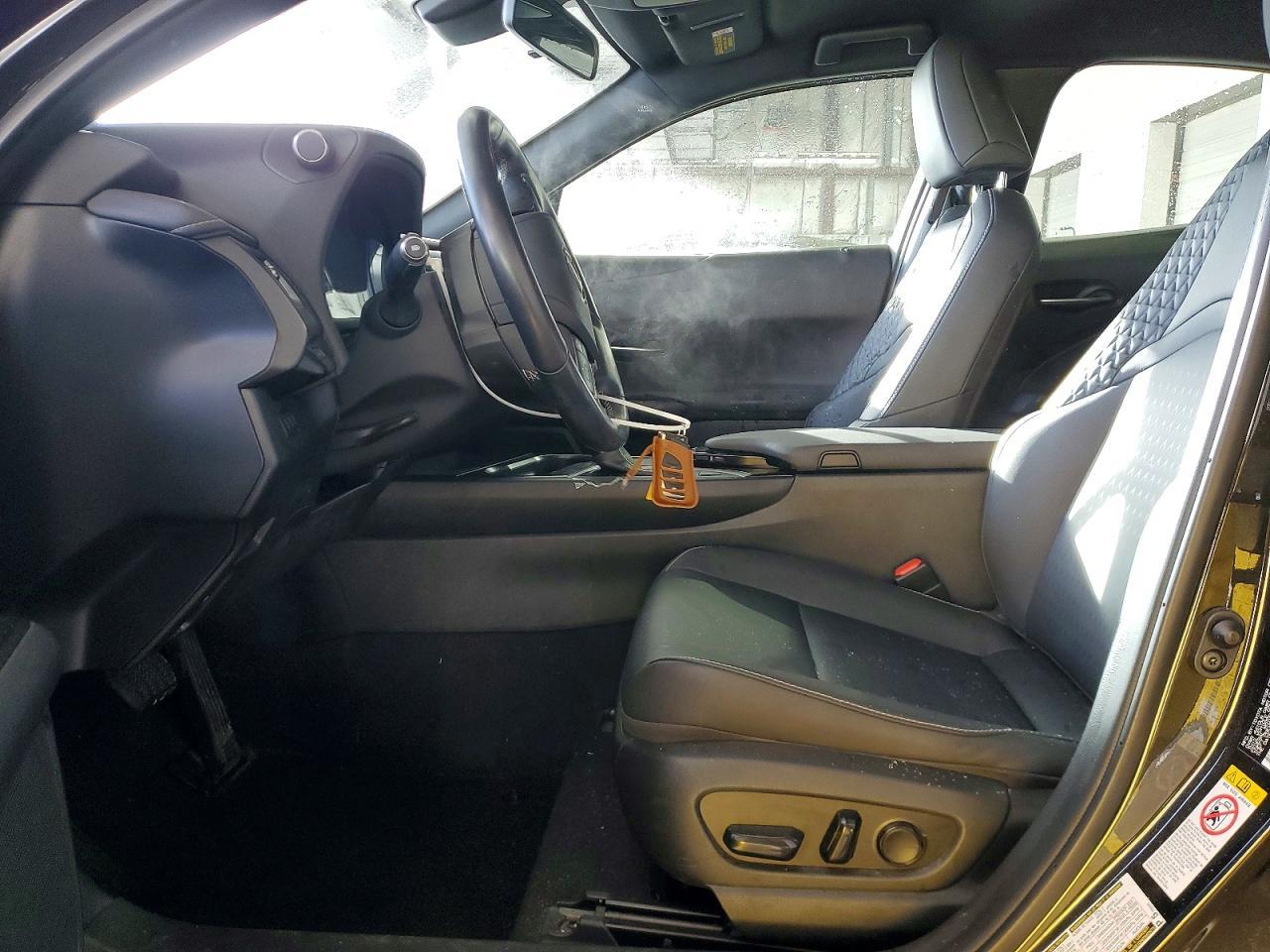 2019 LEXUS UX 200