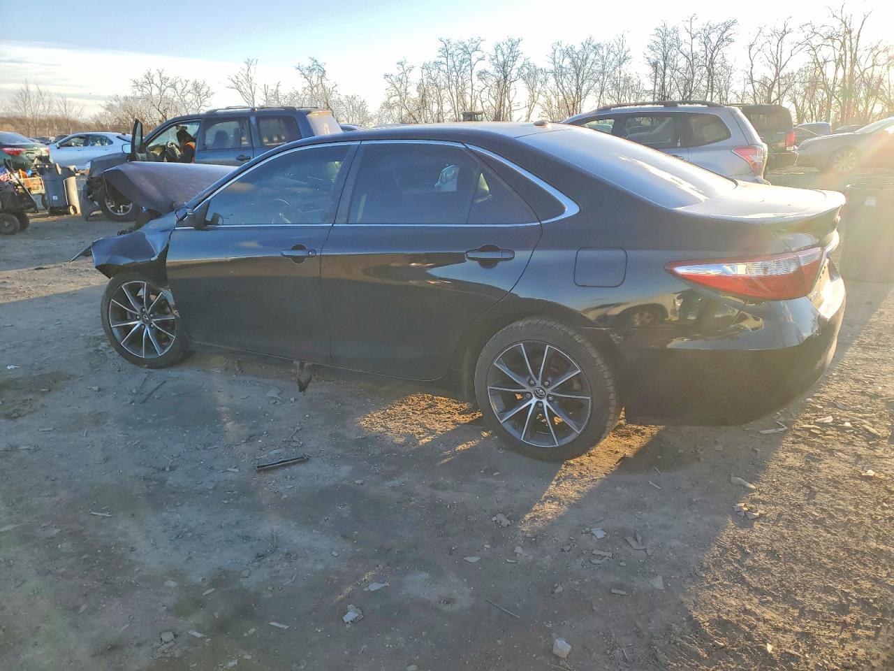 2015 TOYOTA CAMRY