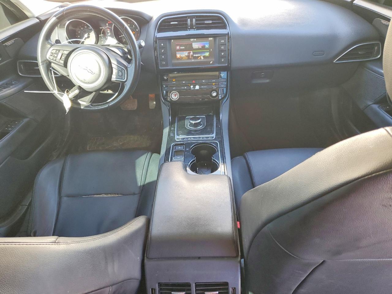 2017 JAGUAR XE