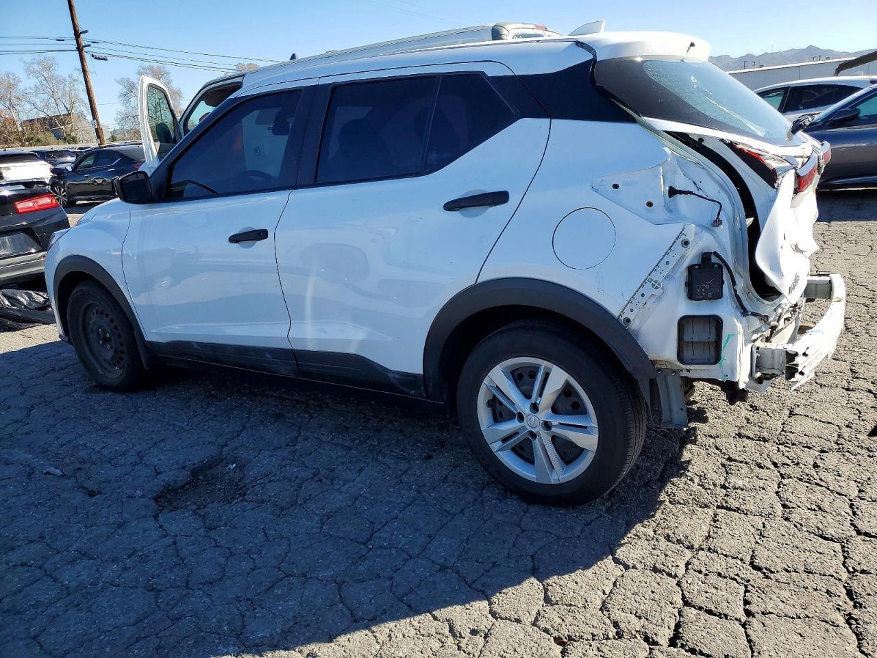 2023 NISSAN KICKS