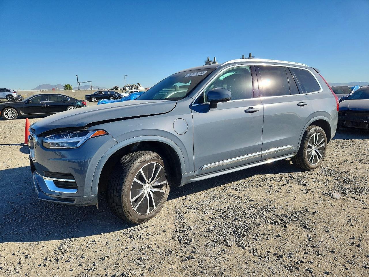 2022 VOLVO XC90