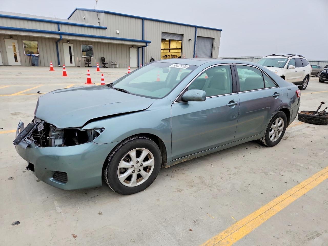 2011 TOYOTA CAMRY