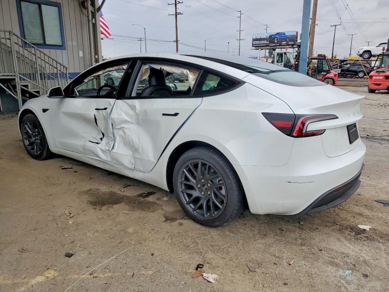 2025 TESLA MODEL 3