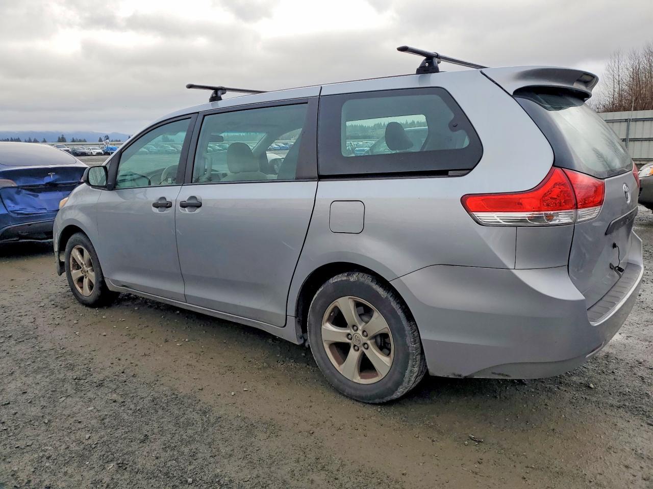 2014 TOYOTA SIENNA