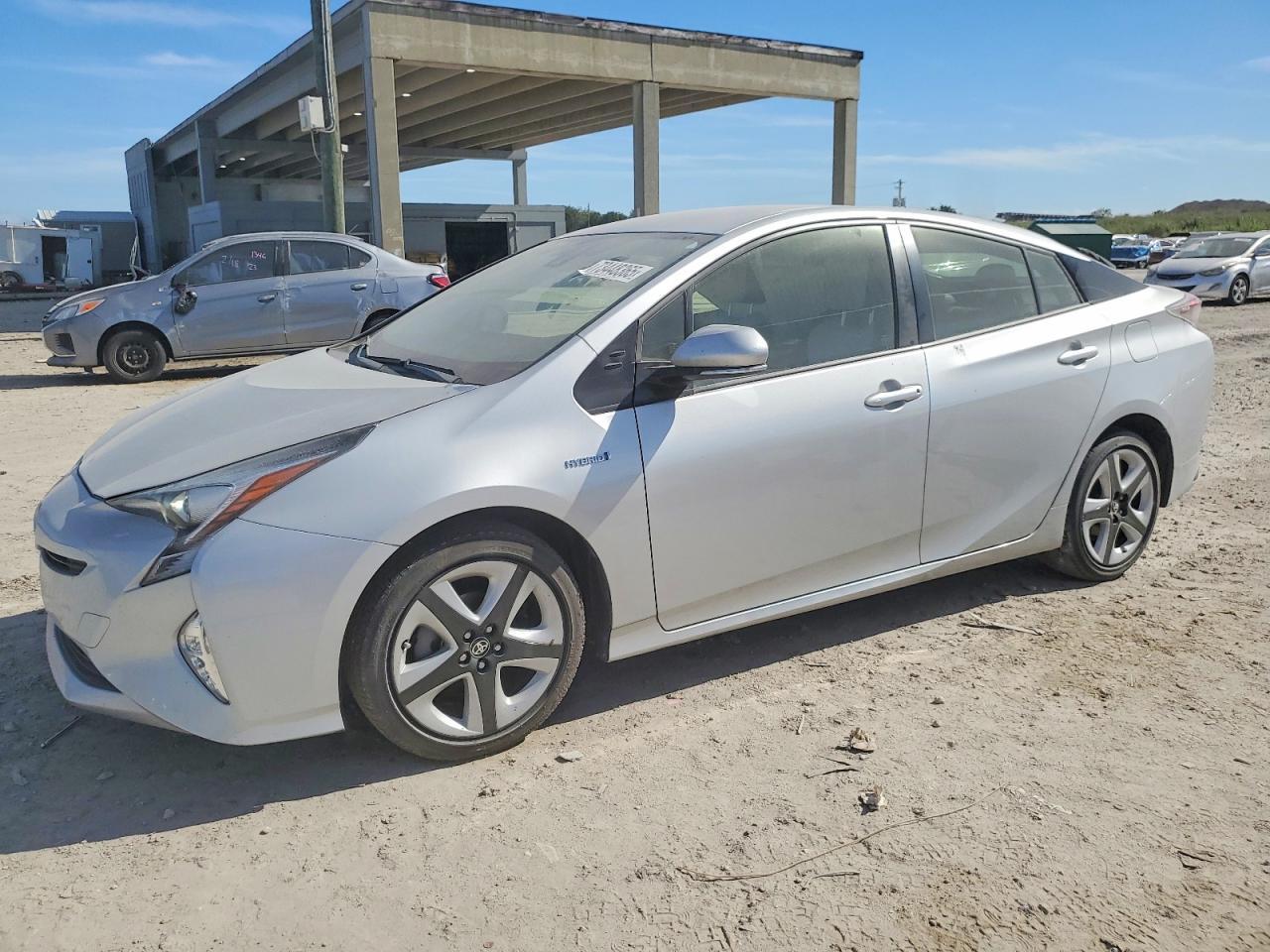 2016 TOYOTA PRIUS