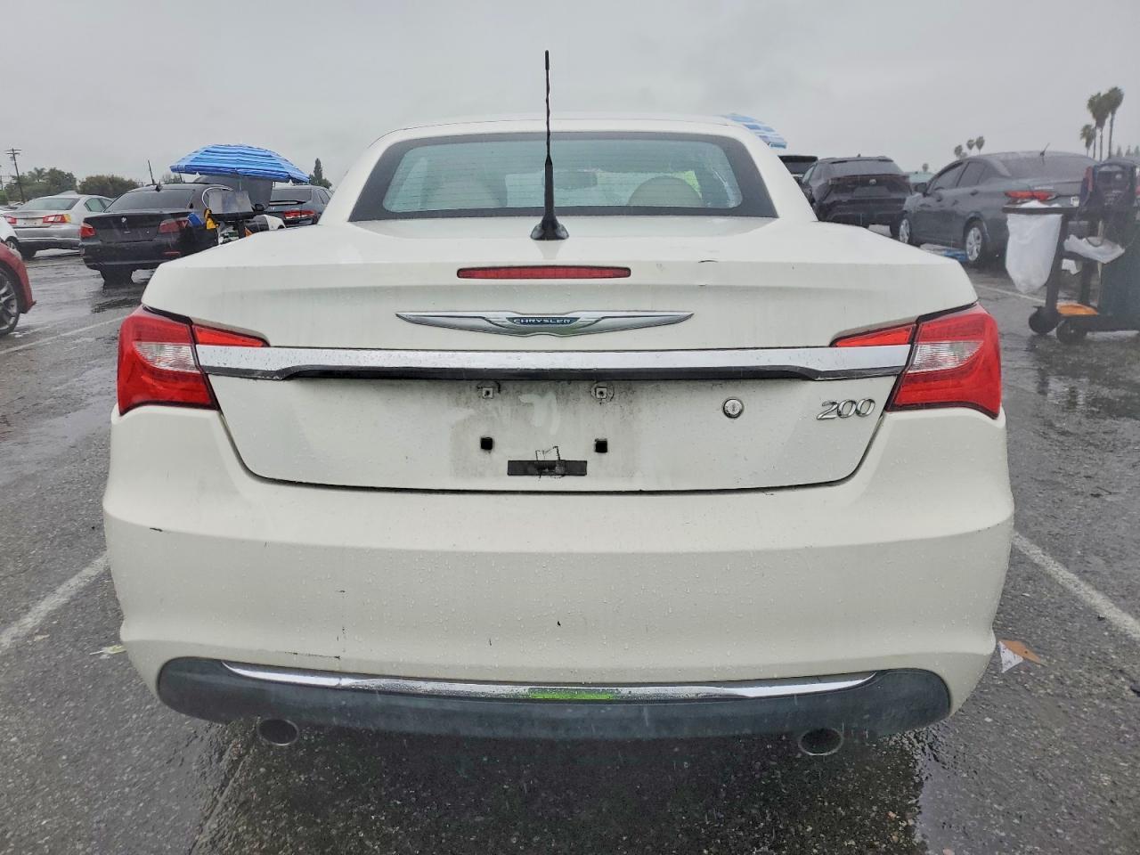 2011 CHRYSLER 200