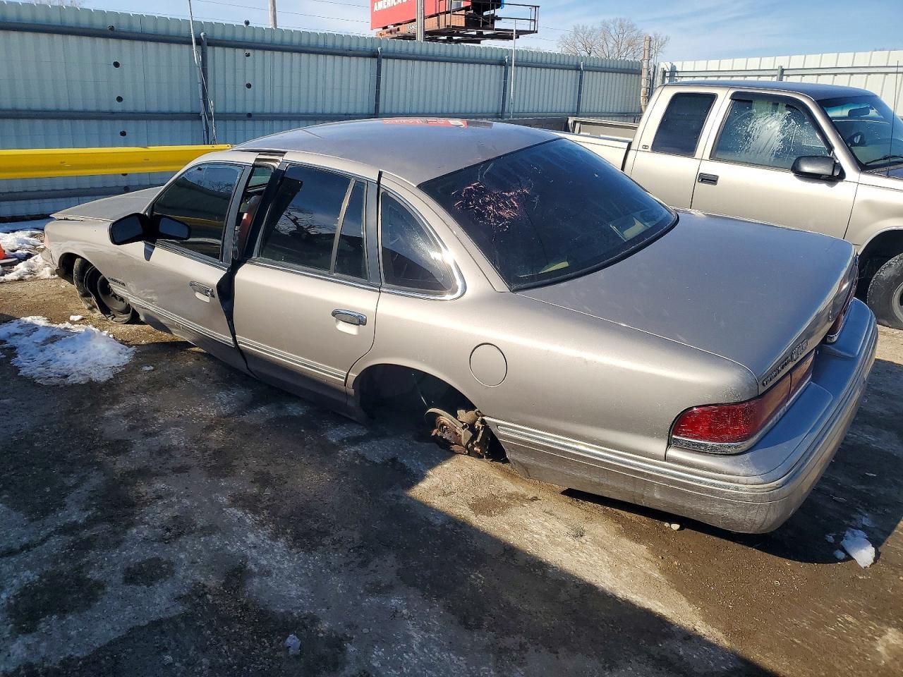 1995 FORD Crown Victoria