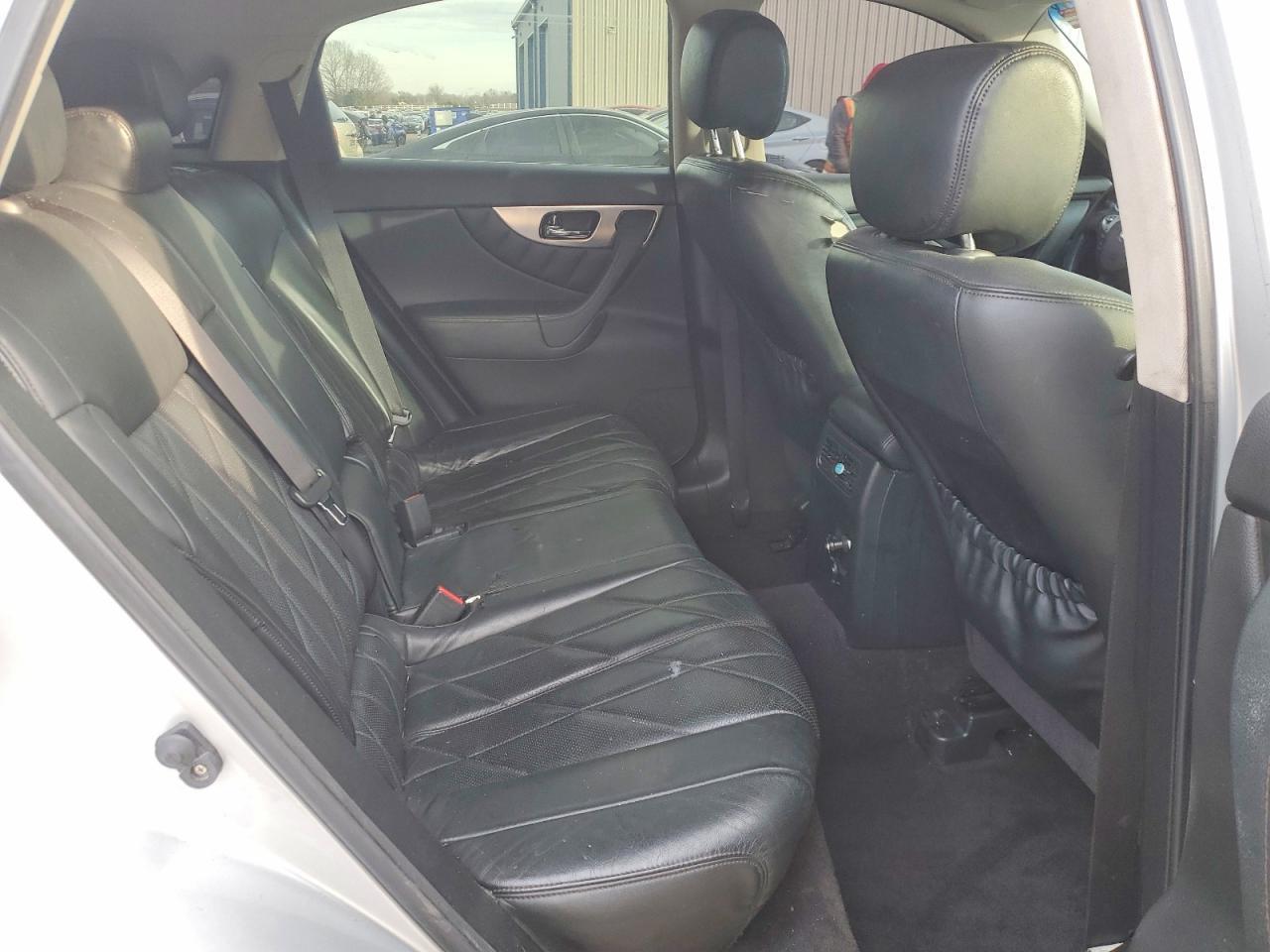 2010 INFINITI FX35