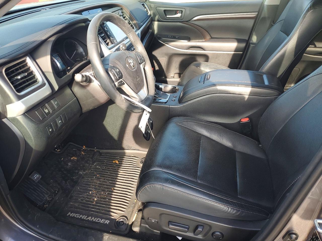 2015 TOYOTA HIGHLANDER