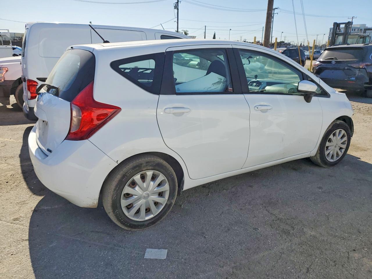 2016 NISSAN Versa Note
