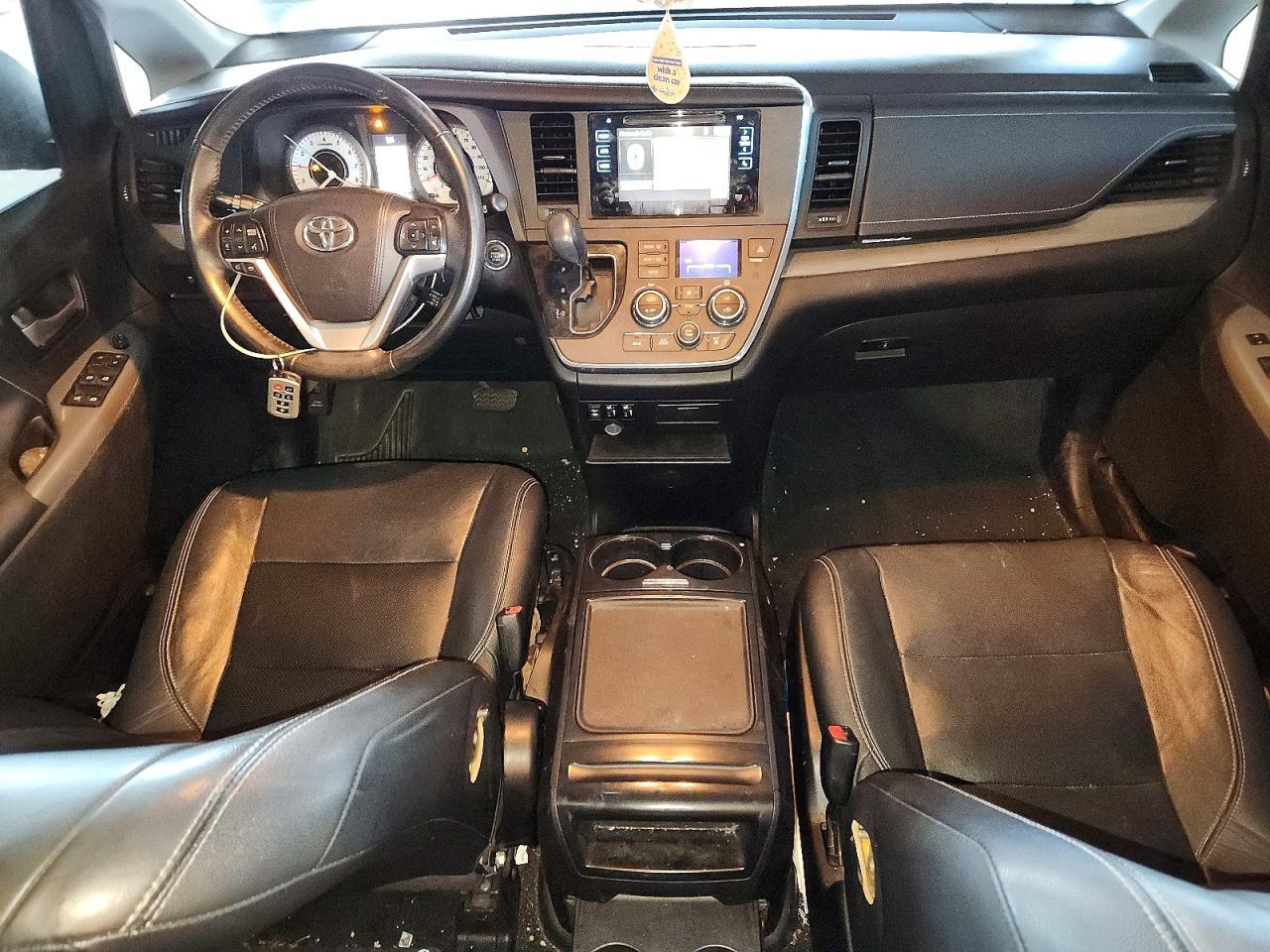 2015 TOYOTA SIENNA