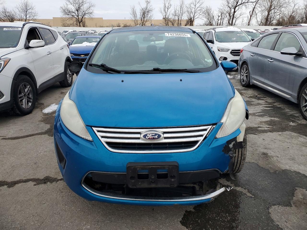 2013 FORD Fiesta