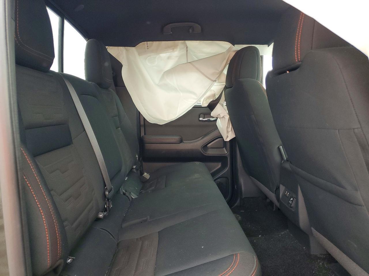 2023 NISSAN Frontier