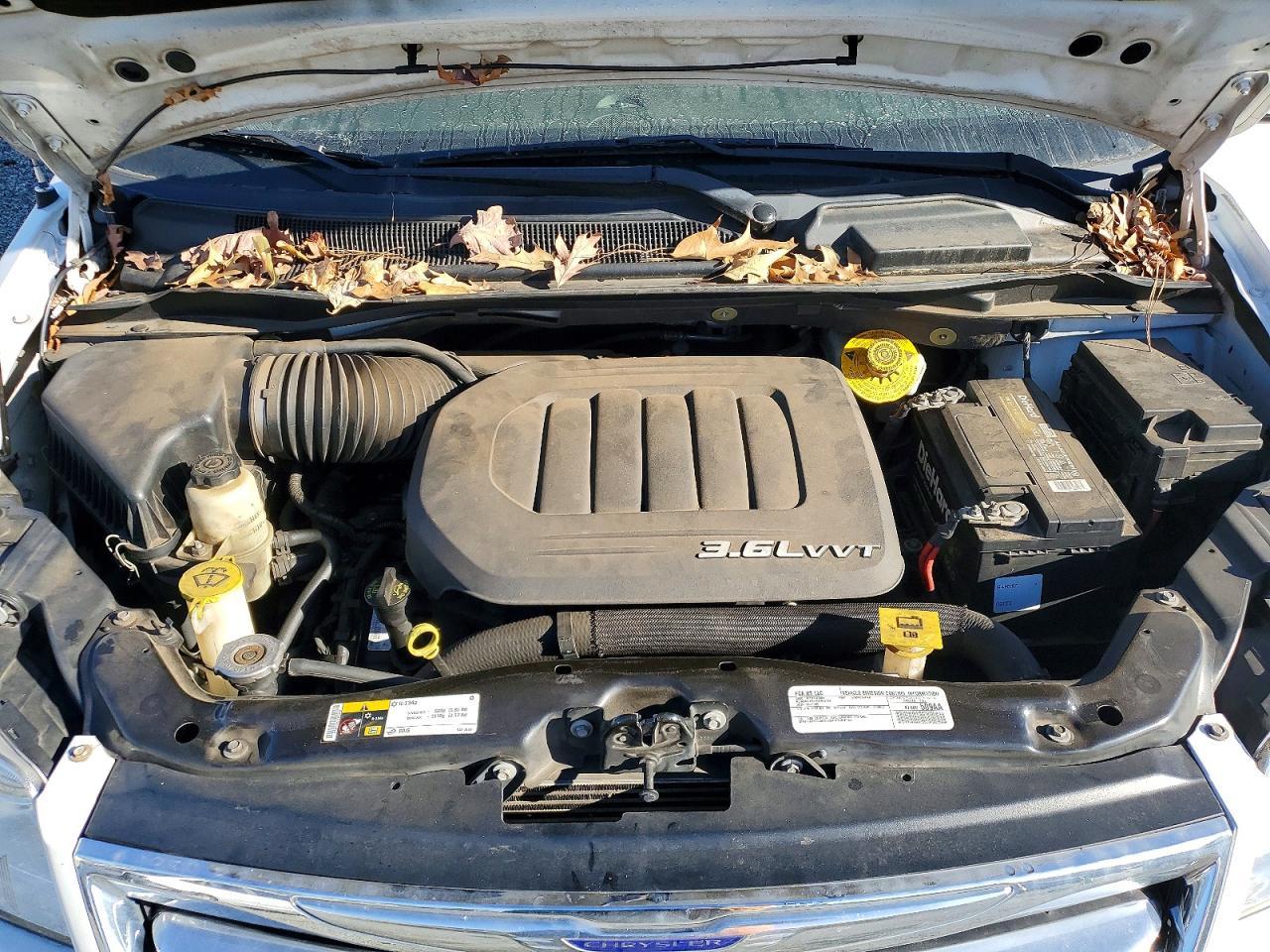 2016 CHRYSLER Town & Country