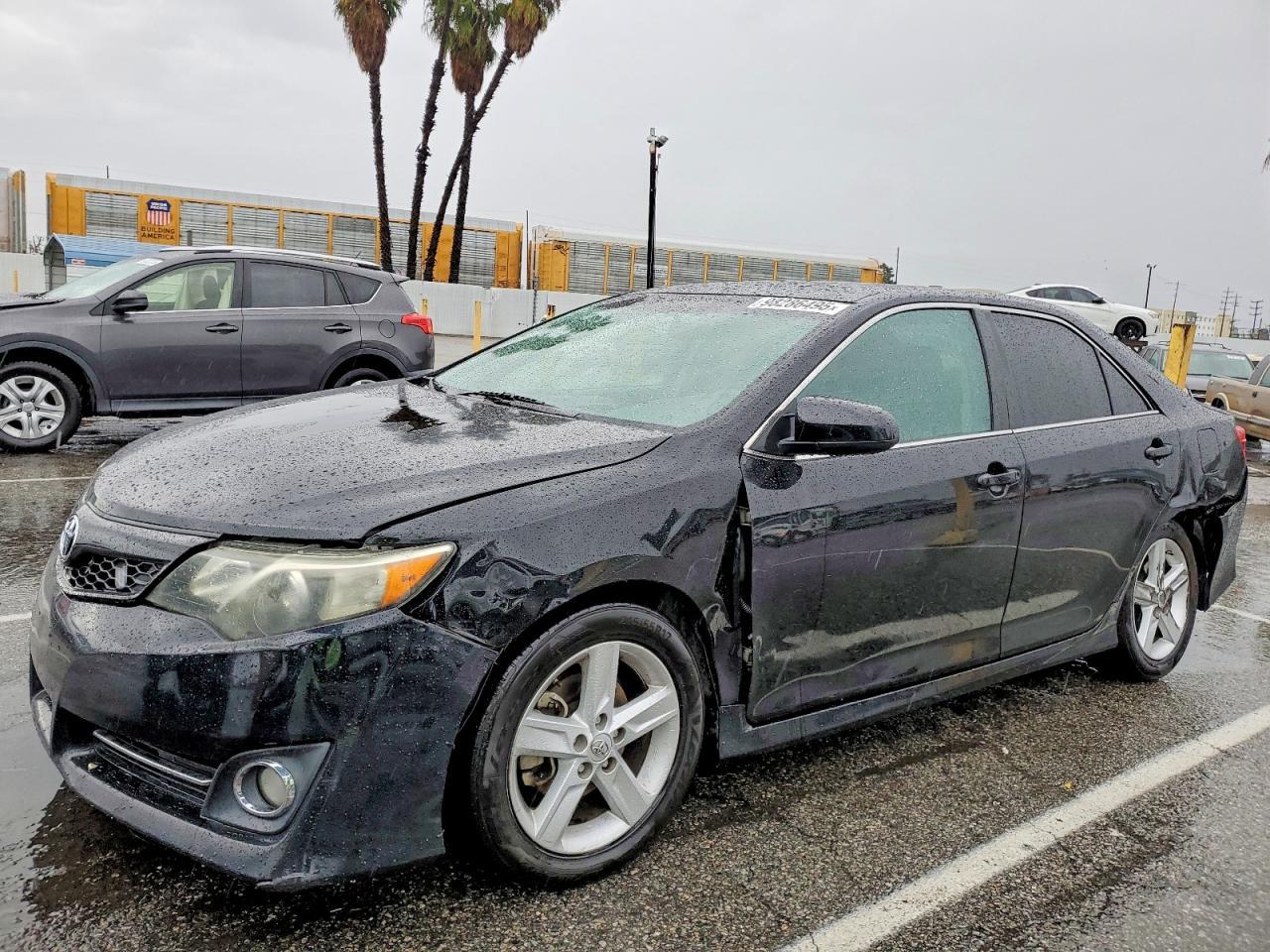 2014 TOYOTA CAMRY