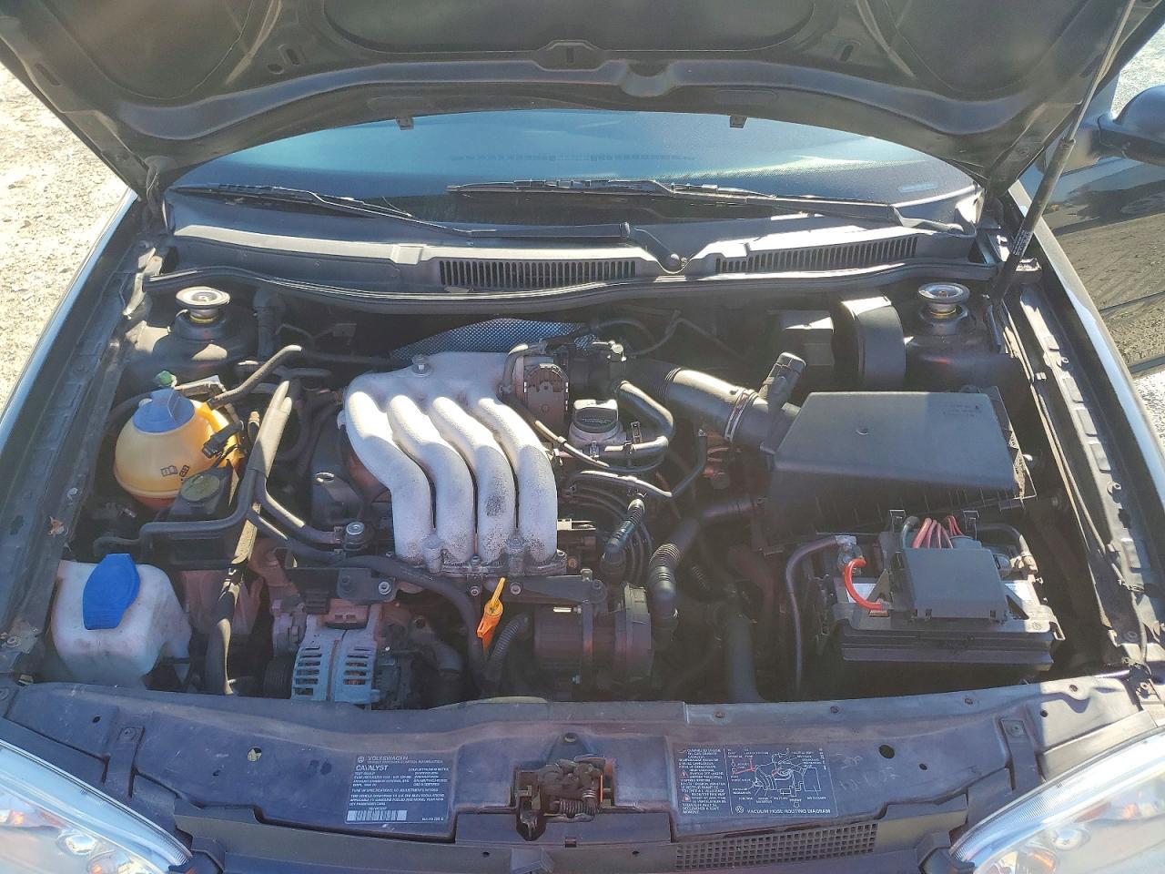 2002 VOLKSWAGEN GOLF