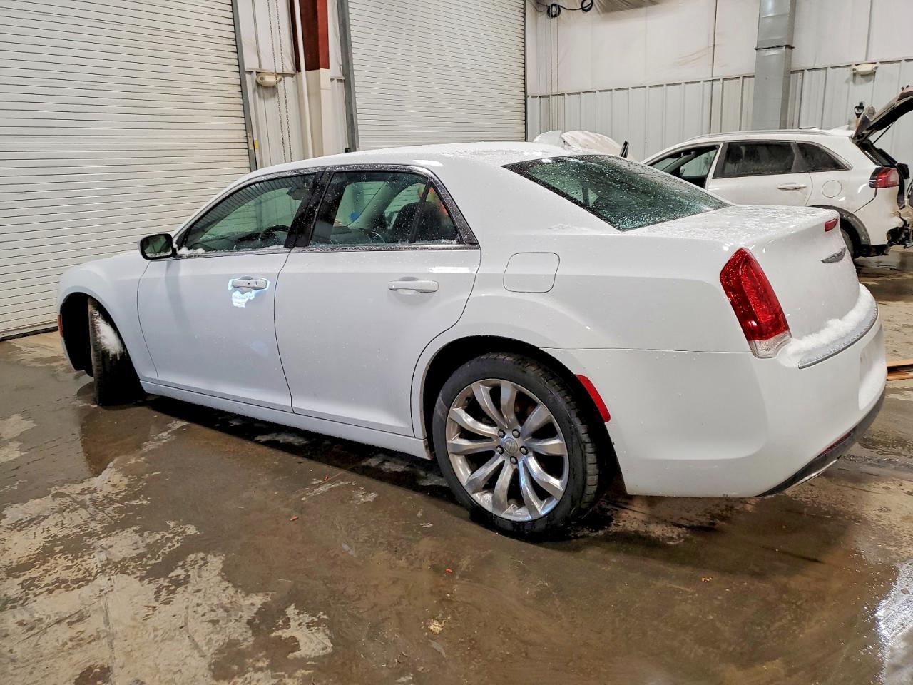 2019 CHRYSLER 300