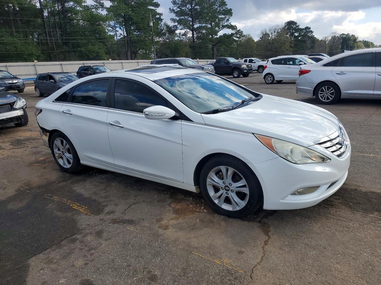 2011 HYUNDAI SONATA