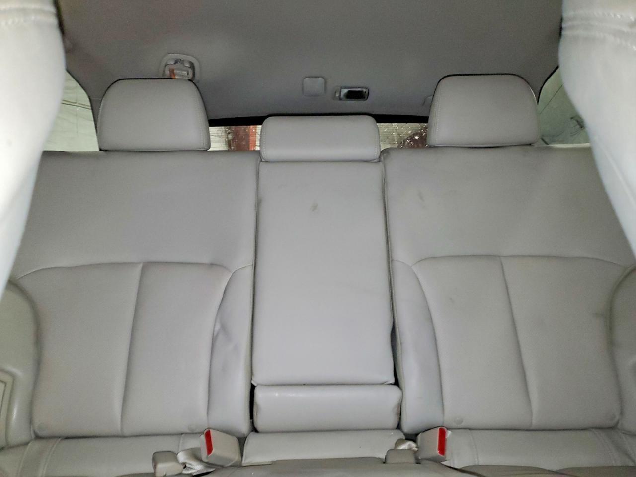 2010 SUBARU Outback