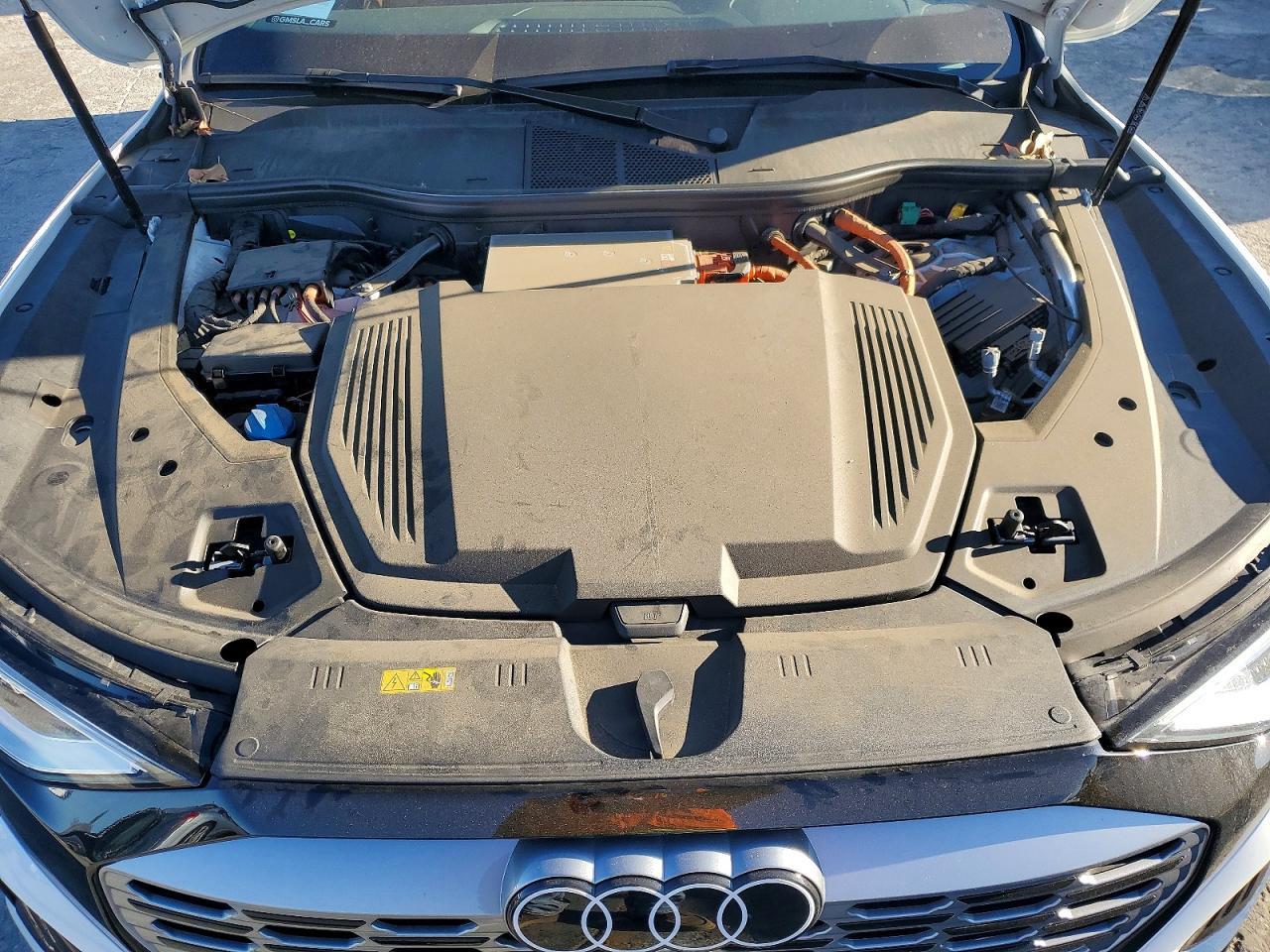2024 AUDI Q8