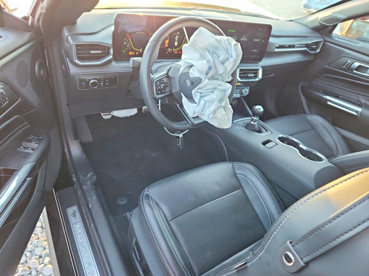 2025 FORD MUSTANG